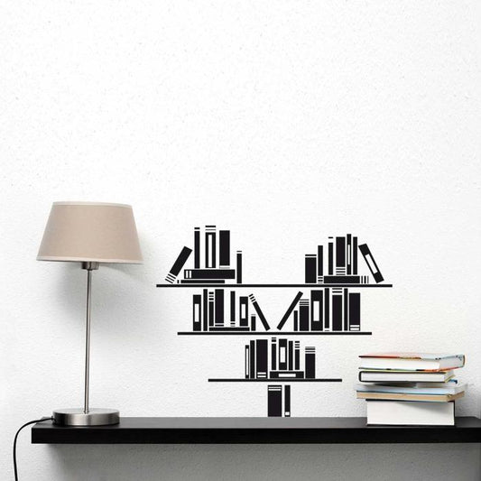 Scaffale con libri